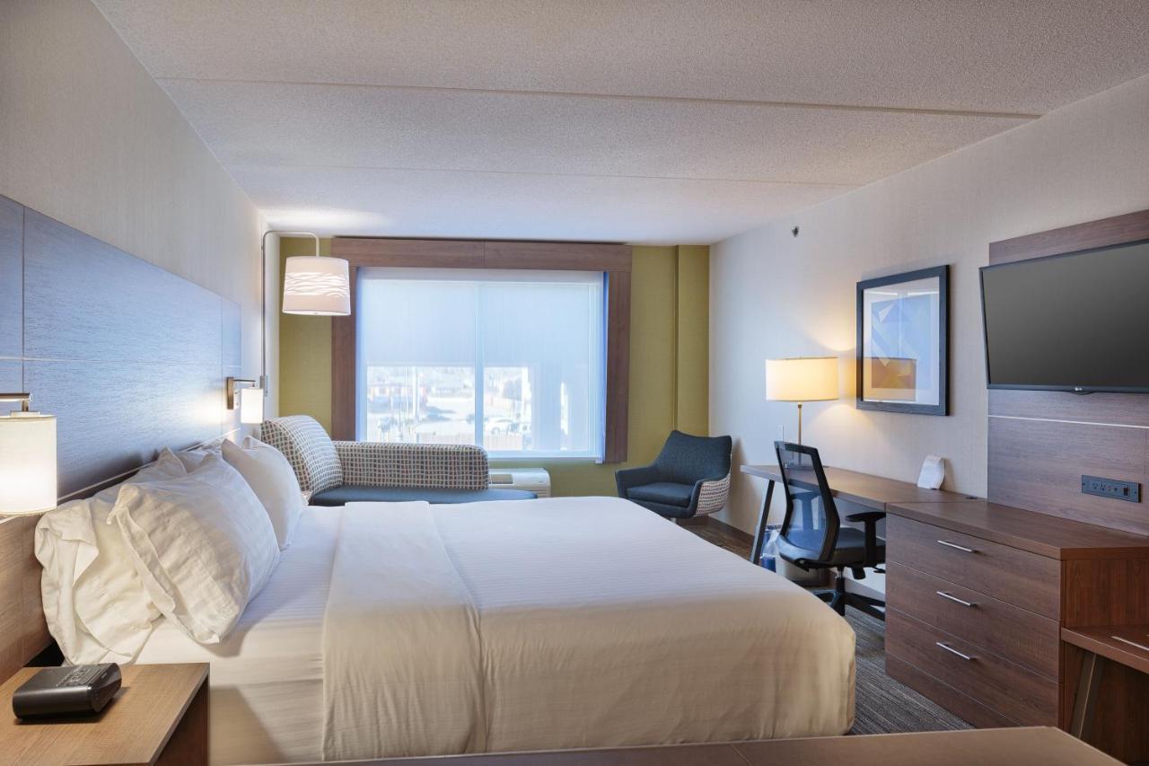 Holiday Inn Express & Suites - Belleville By Ihg Εξωτερικό φωτογραφία