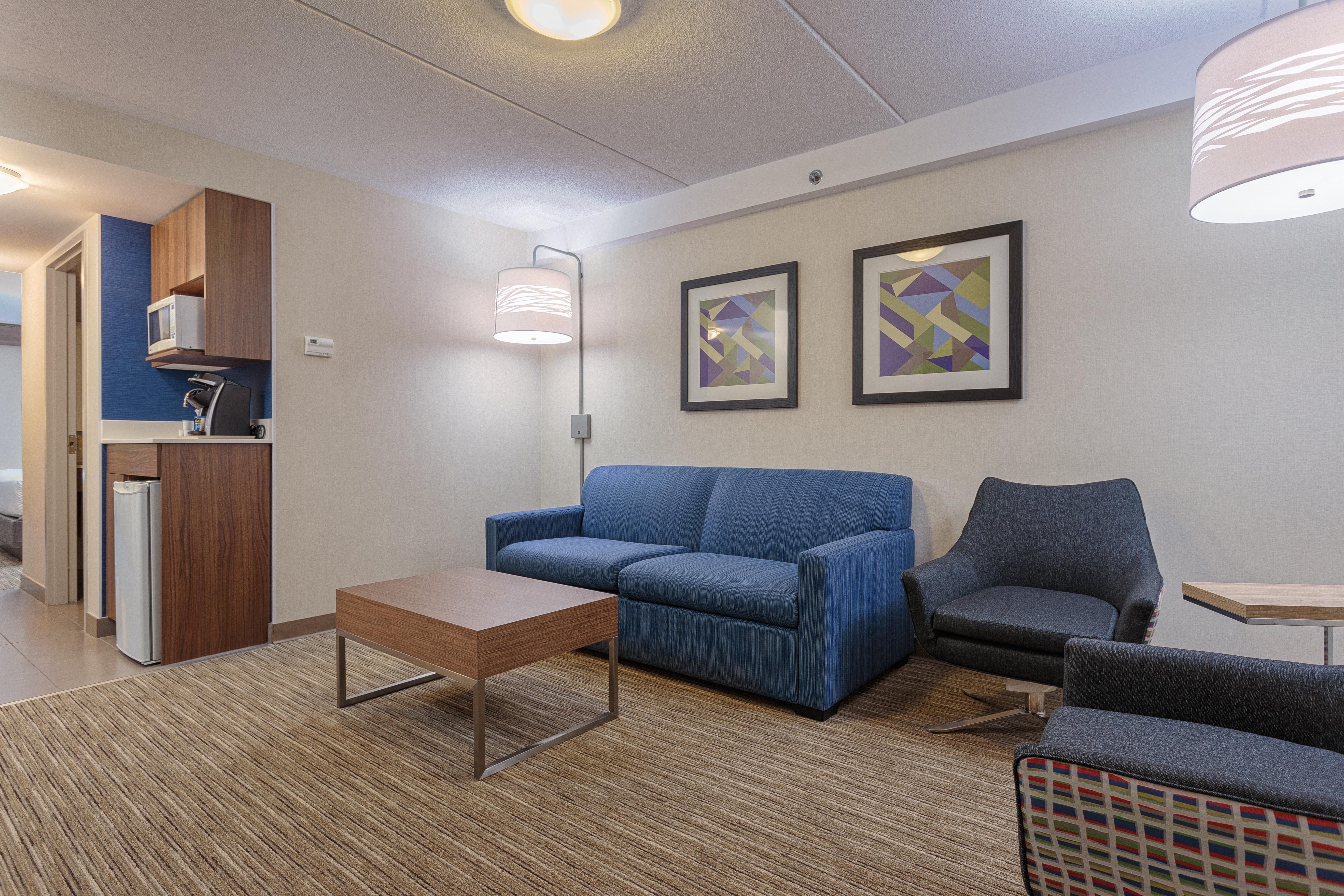 Holiday Inn Express & Suites - Belleville By Ihg Εξωτερικό φωτογραφία