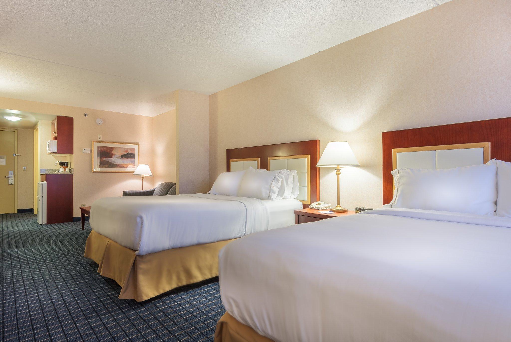 Holiday Inn Express & Suites - Belleville By Ihg Εξωτερικό φωτογραφία