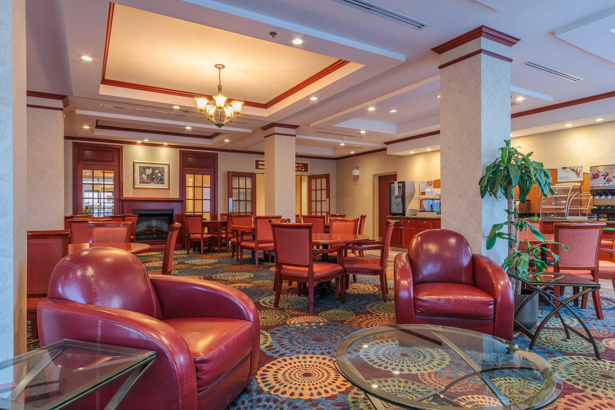Holiday Inn Express & Suites - Belleville By Ihg Εξωτερικό φωτογραφία