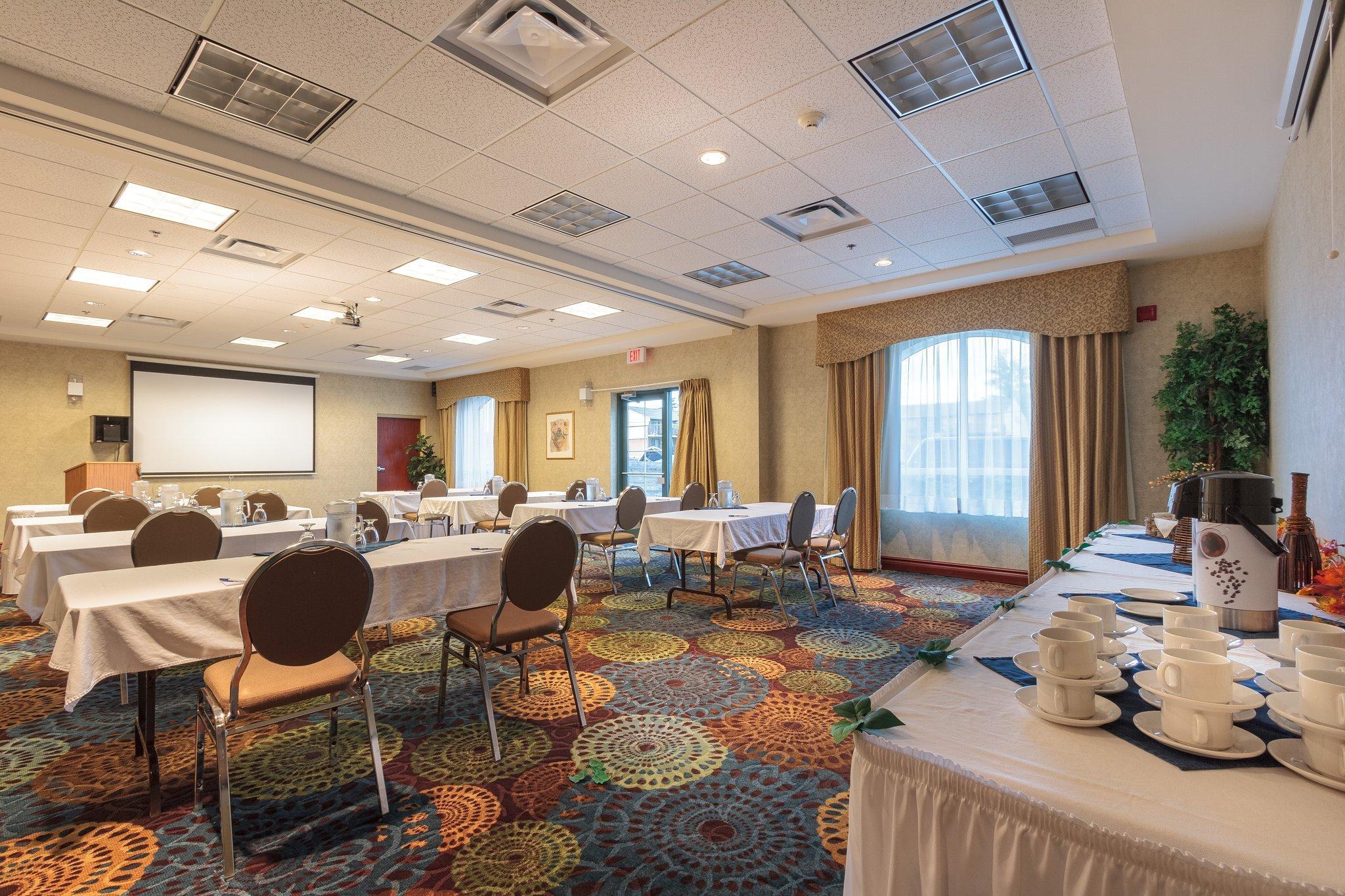 Holiday Inn Express & Suites - Belleville By Ihg Εξωτερικό φωτογραφία