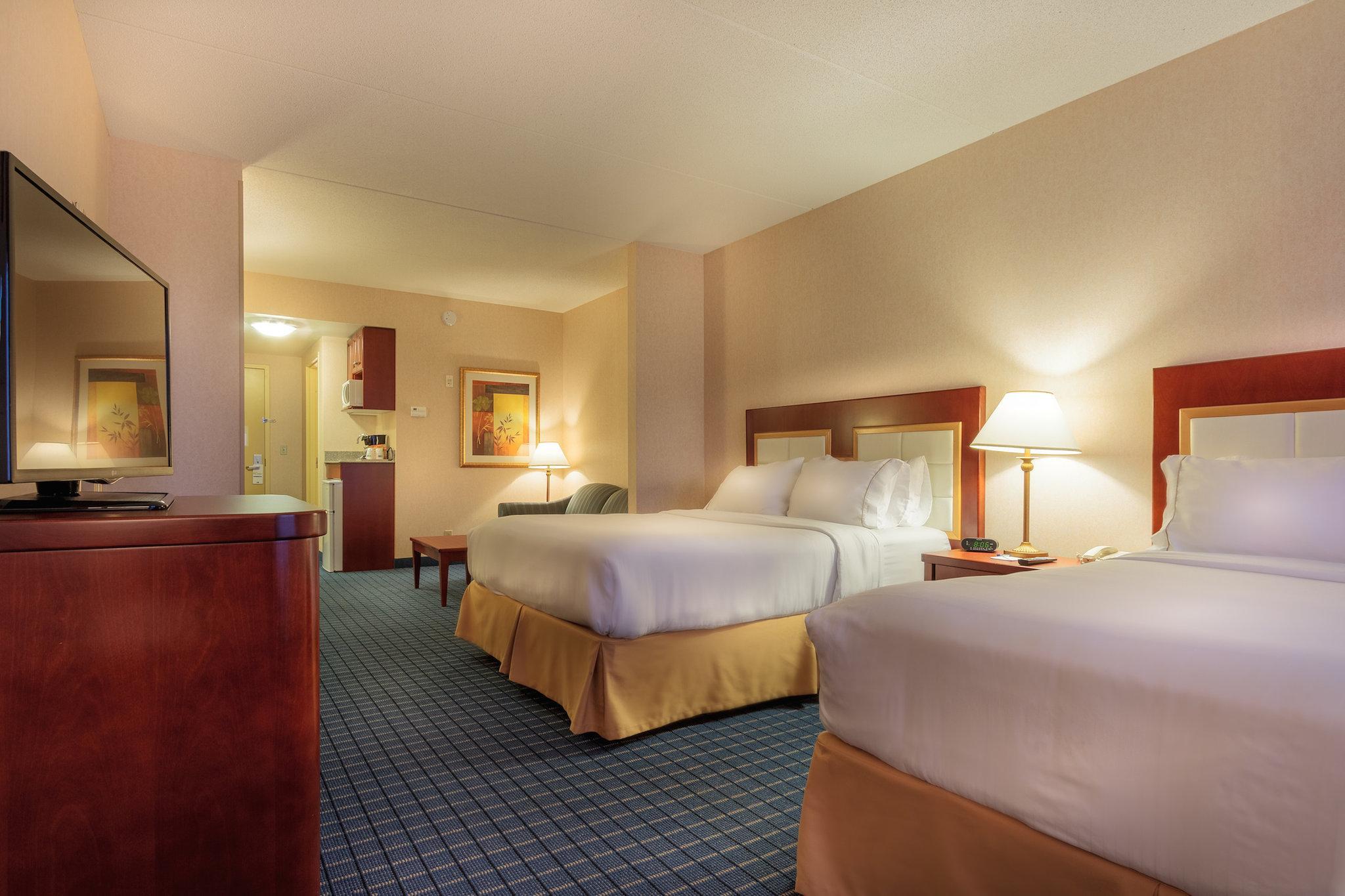 Holiday Inn Express & Suites - Belleville By Ihg Εξωτερικό φωτογραφία