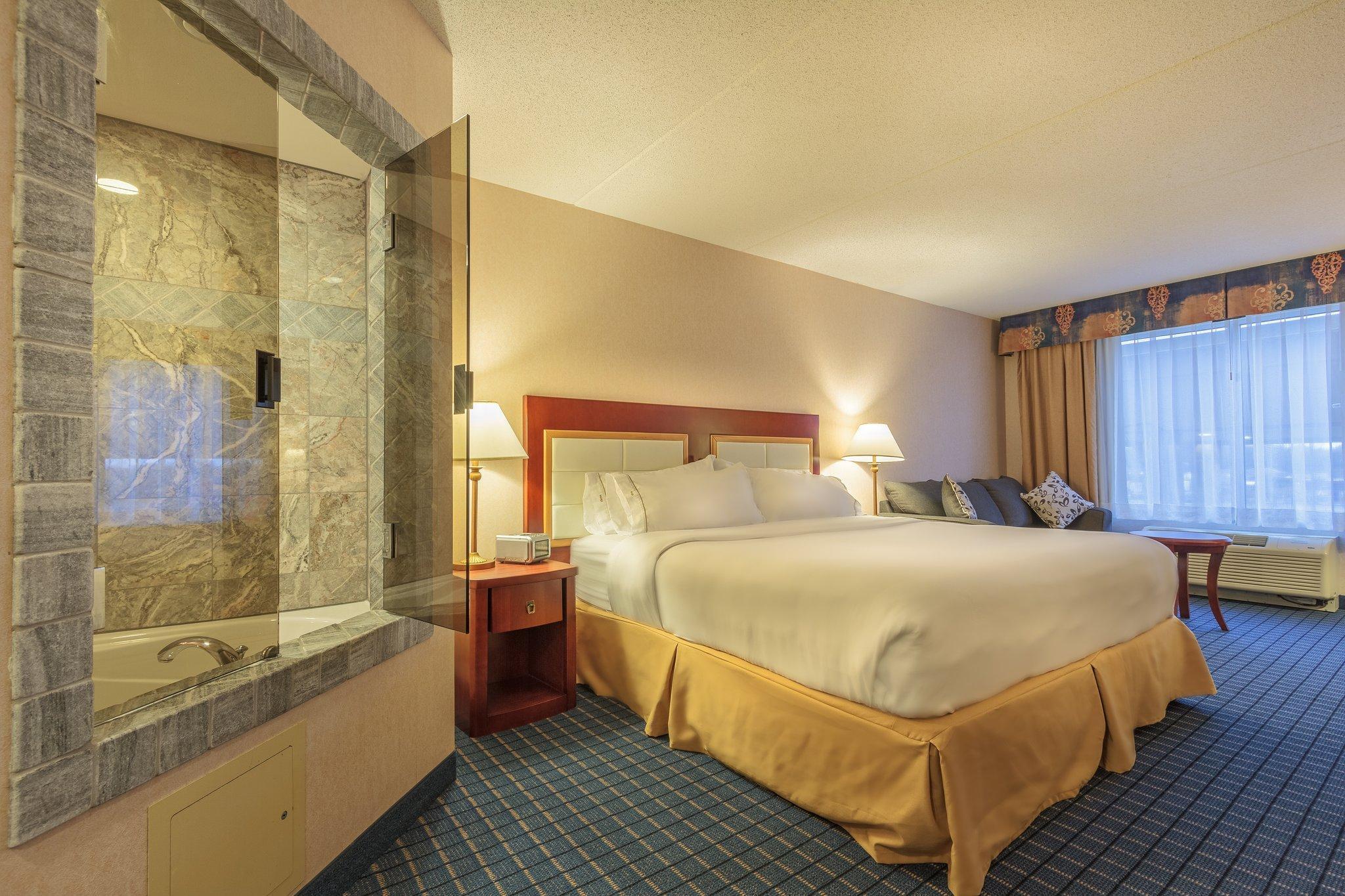 Holiday Inn Express & Suites - Belleville By Ihg Εξωτερικό φωτογραφία