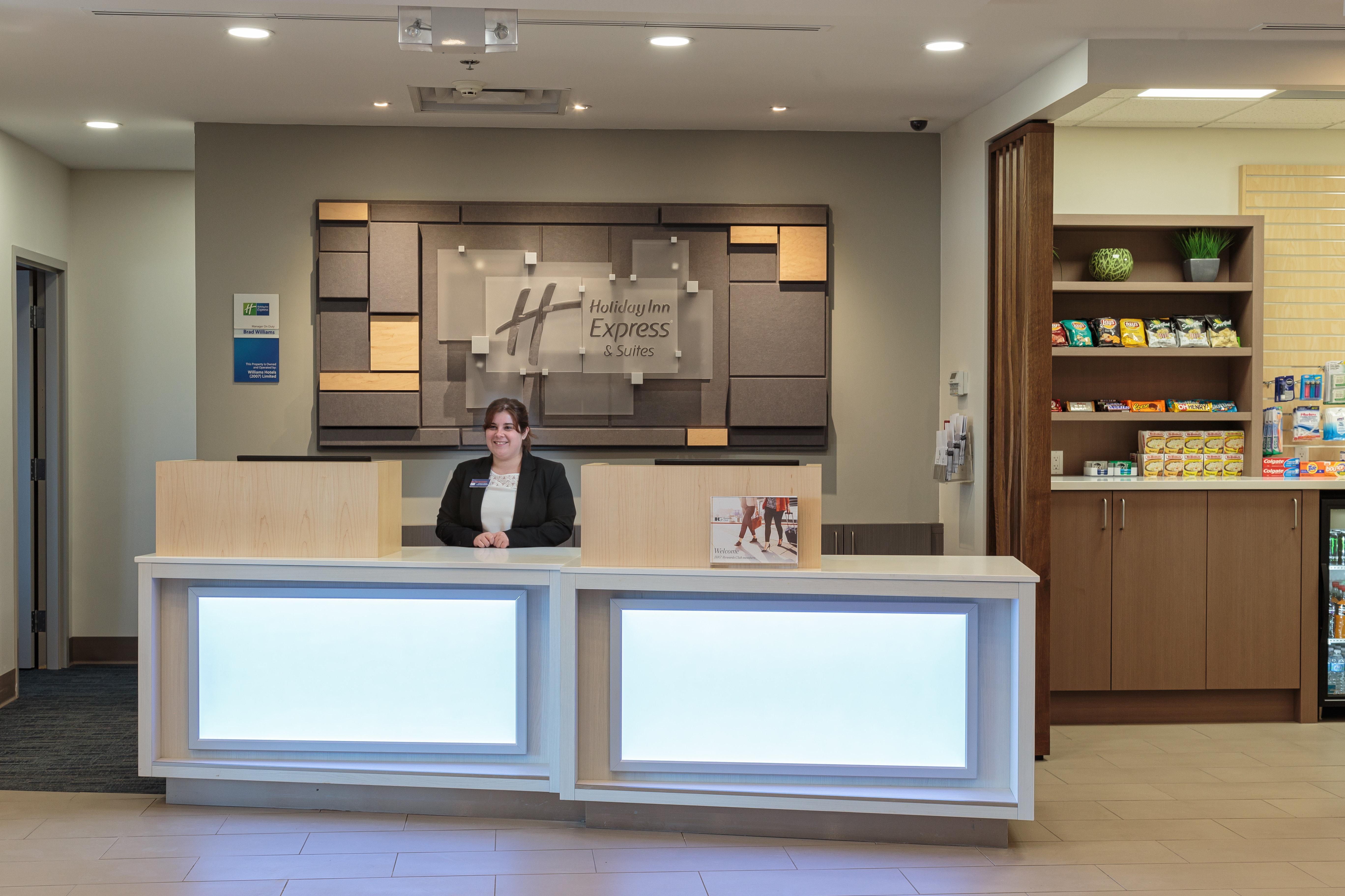 Holiday Inn Express & Suites - Belleville By Ihg Εξωτερικό φωτογραφία