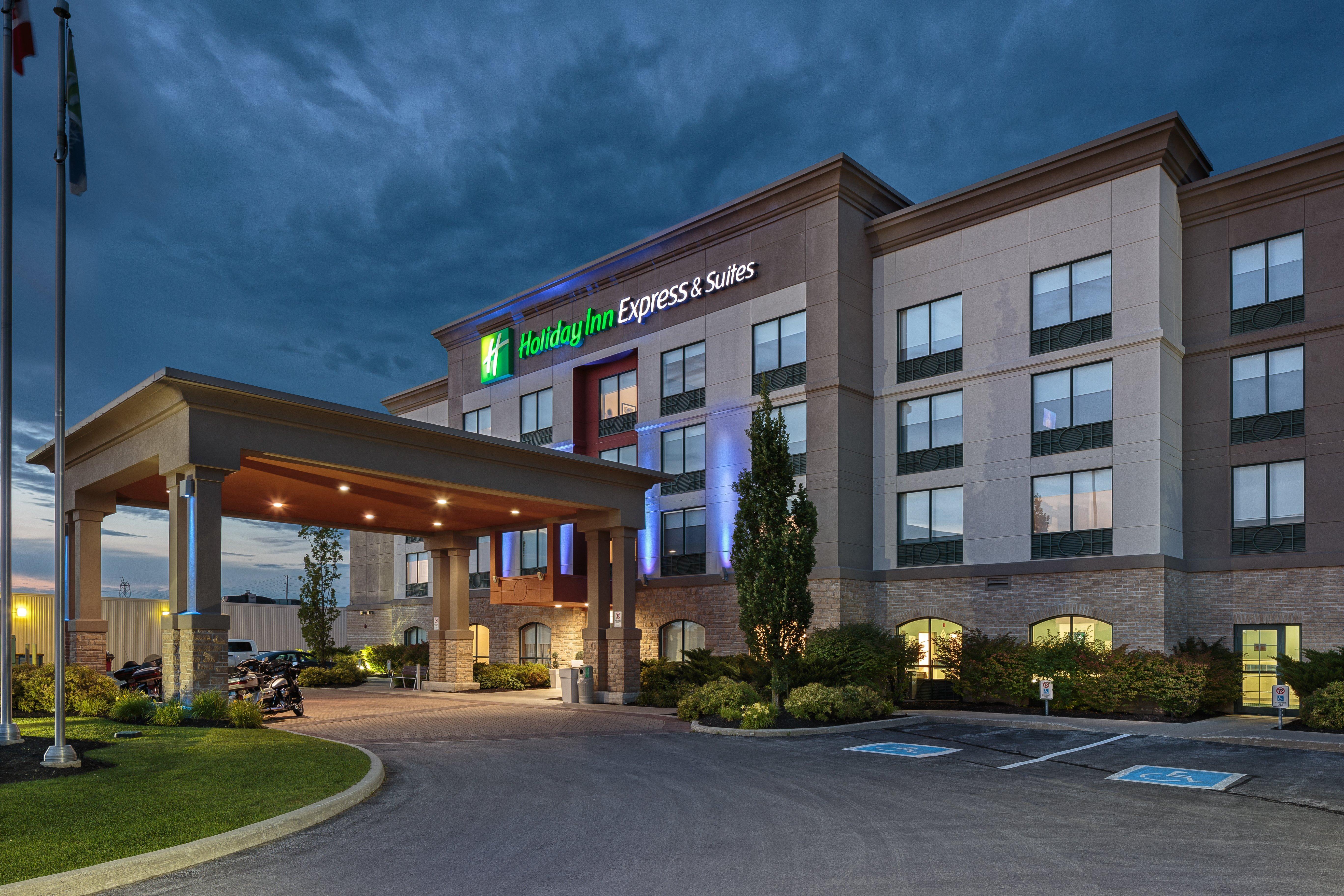Holiday Inn Express & Suites - Belleville By Ihg Εξωτερικό φωτογραφία
