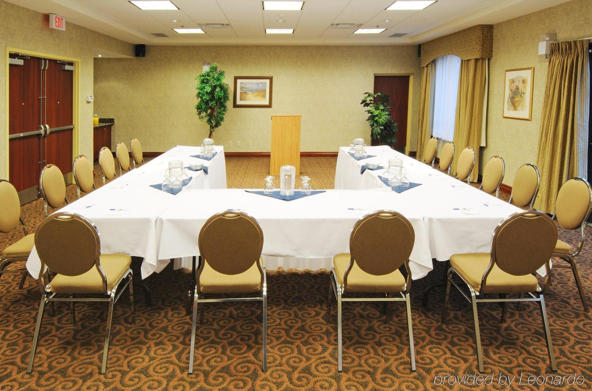 Holiday Inn Express & Suites - Belleville By Ihg Ανέσεις φωτογραφία