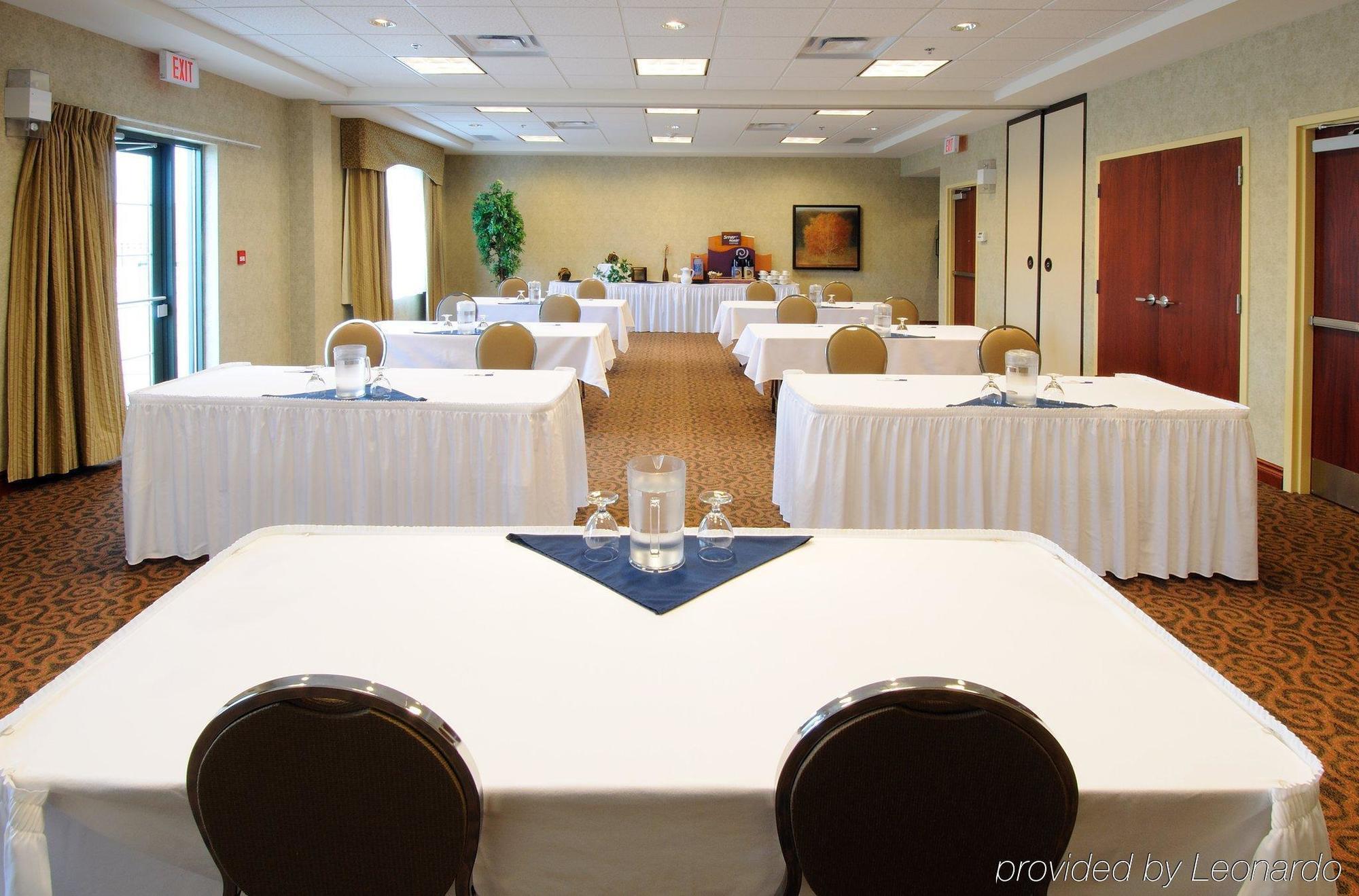 Holiday Inn Express & Suites - Belleville By Ihg Ανέσεις φωτογραφία