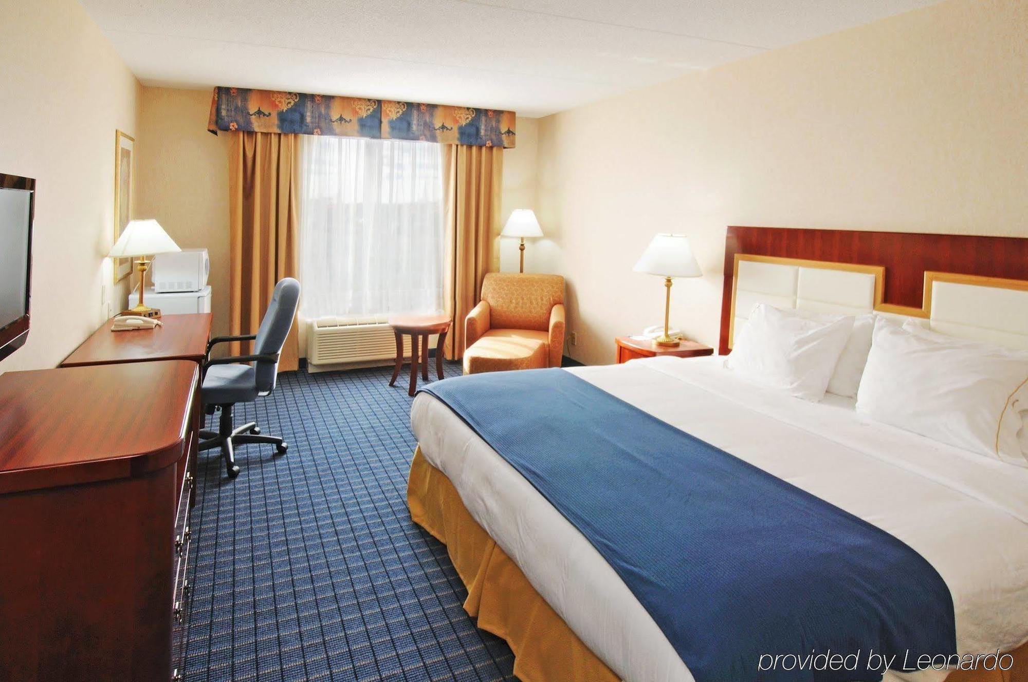 Holiday Inn Express & Suites - Belleville By Ihg Δωμάτιο φωτογραφία