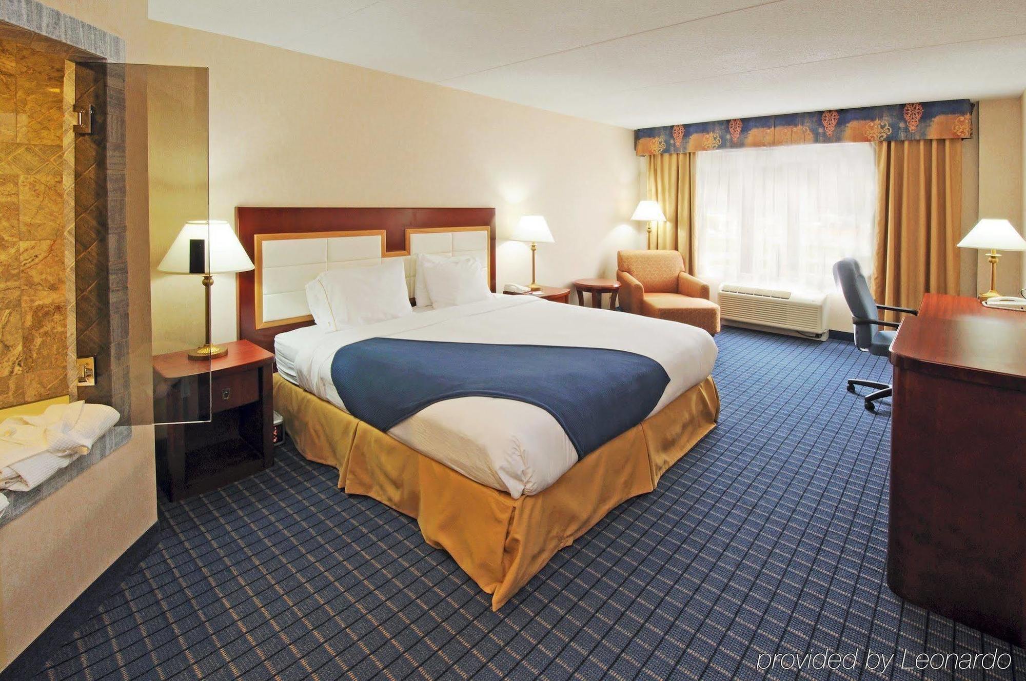 Holiday Inn Express & Suites - Belleville By Ihg Δωμάτιο φωτογραφία